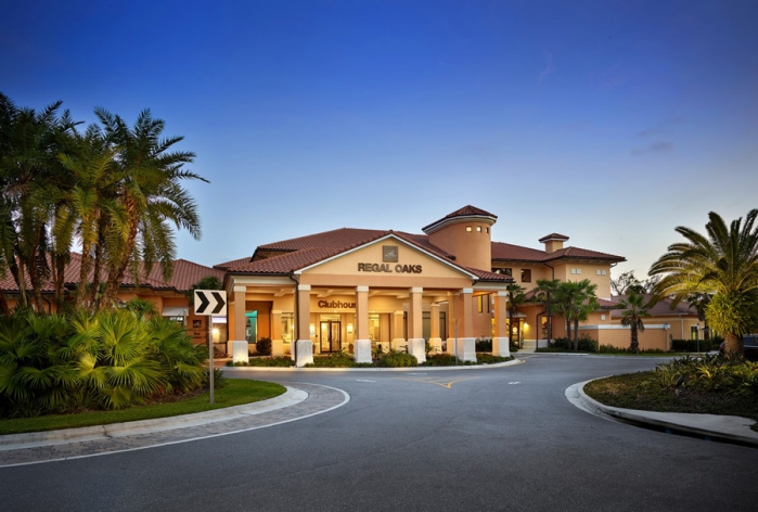/hotelphotos/thumb-700x472-259330-clubhouse front.jpg